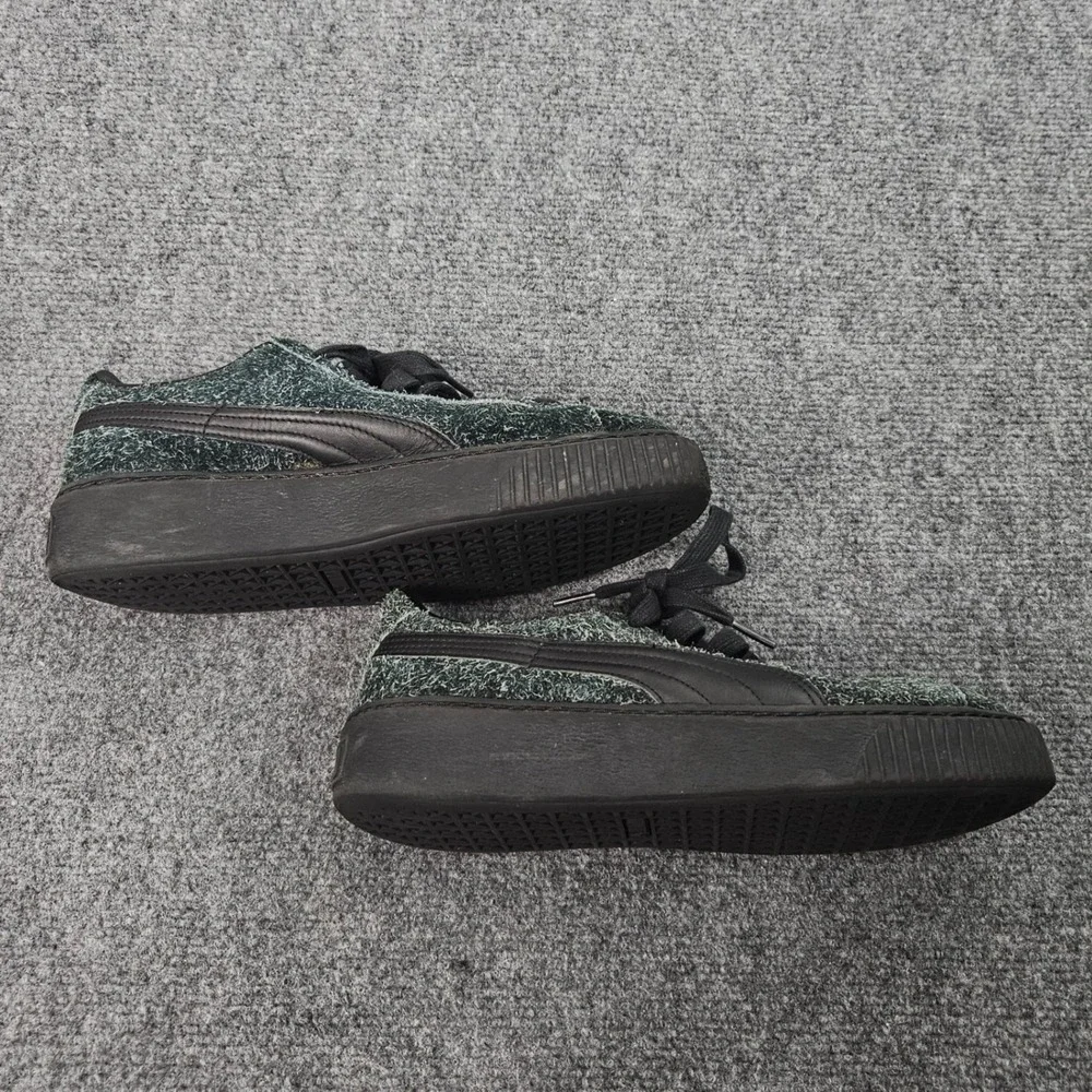 Puma Suede Classic Sneakers‎ Womens 8.5 Black Textured Fuzzy Upper Streetwear